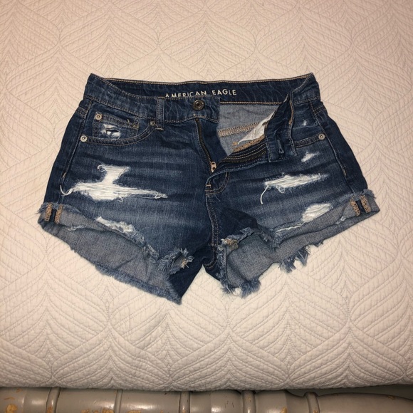 American Eagle distressed shorts. - Picture 1 of 4